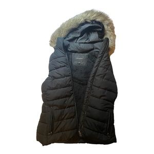 Banana Republic Factory Women’s Black Fur Puffy Vest - Size small.